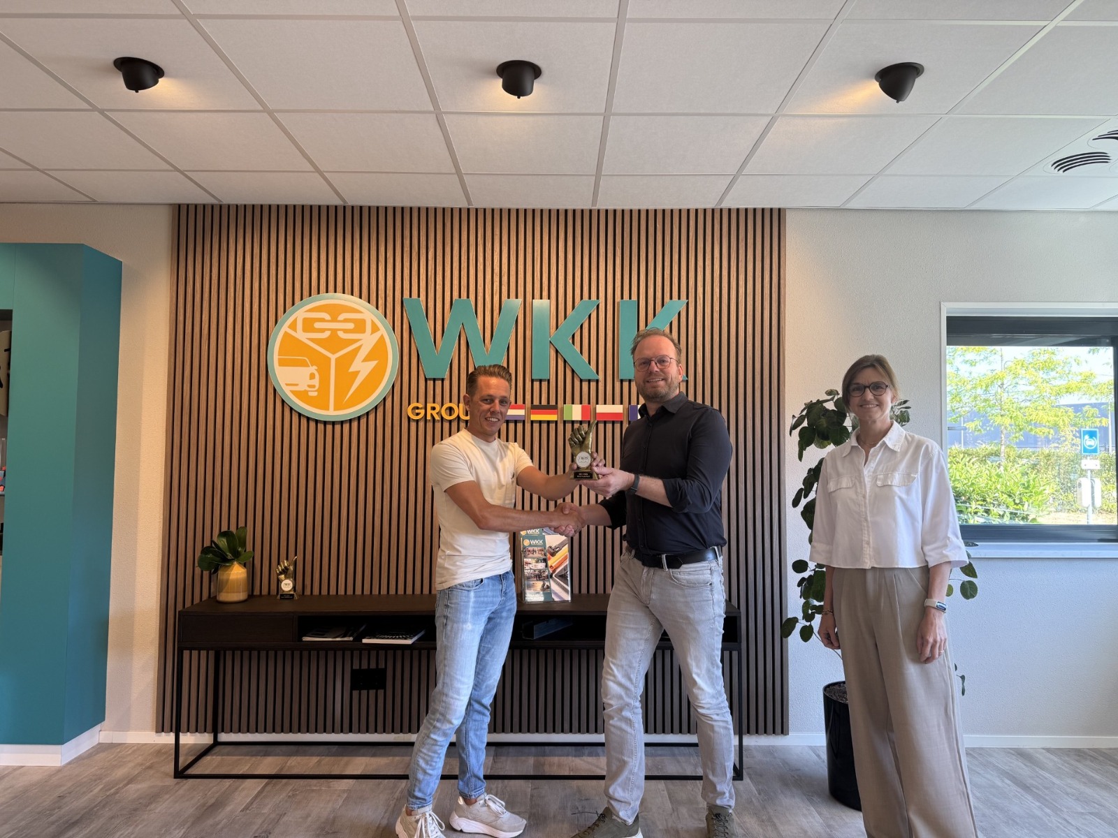 Uitreiking van het ISO 14001-certificaat aan WKK